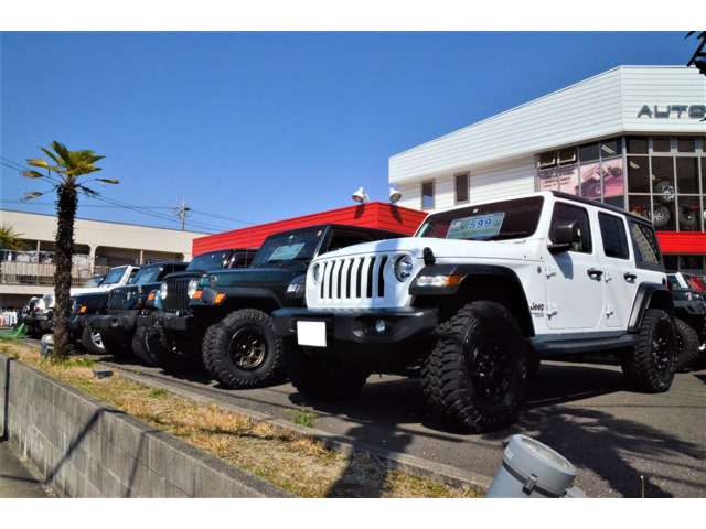 ＪＥＥＰのカスタムに自信有！ラグジュアリーからオフロードまで、多種多様のＪＥＥＰスタイルをご提供いたします。