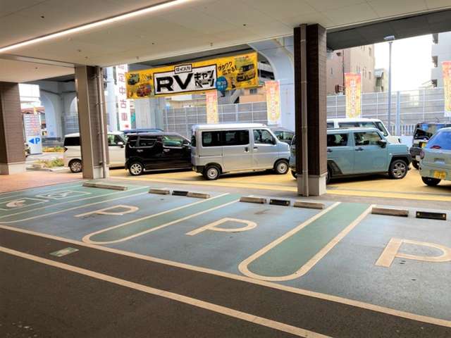 【お客様専用駐車場】遠方からのご来場も大歓迎！査定もさせていただきます♪ ※ご契約時には現車確認が必須となります。