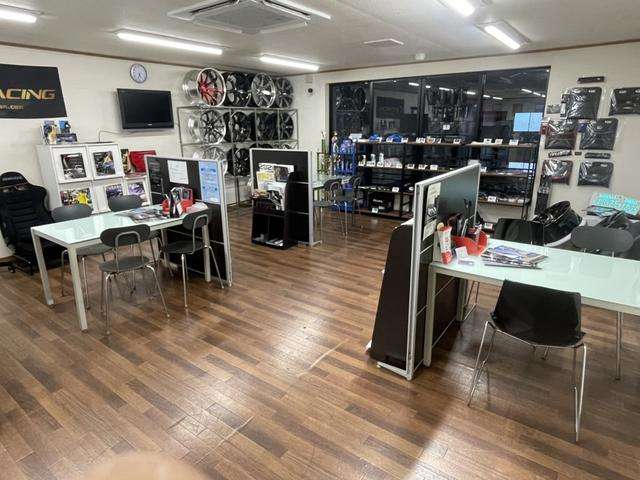 広々とした店内で寛ぎながらじっくりとお客様の御要望をお聞き致します！