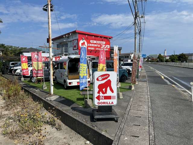 展示車を5～10台程並べております！ぜひご来店ください！