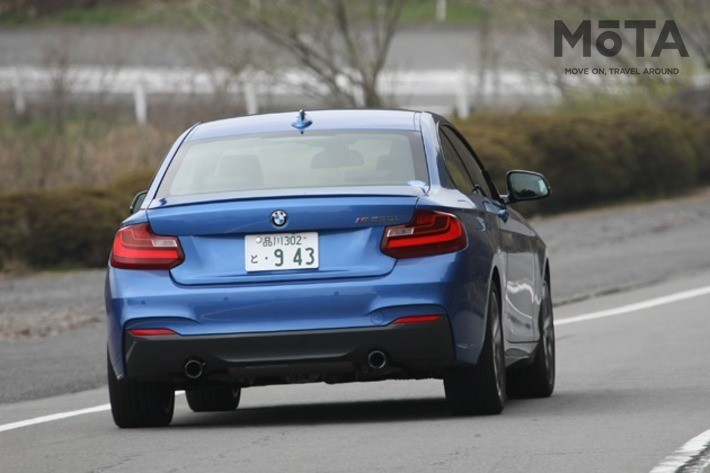 BMW 2シリーズ M235iクーペ（6MT）[ボディカラー：エストリル・ブルー／2014年発表モデル]