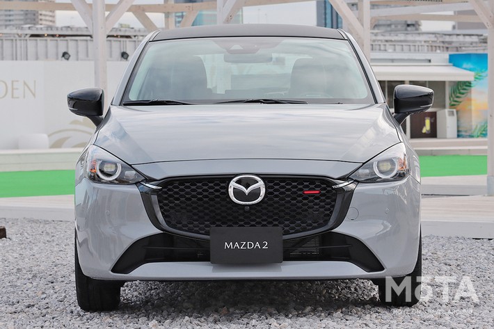 マツダ MAZDA2