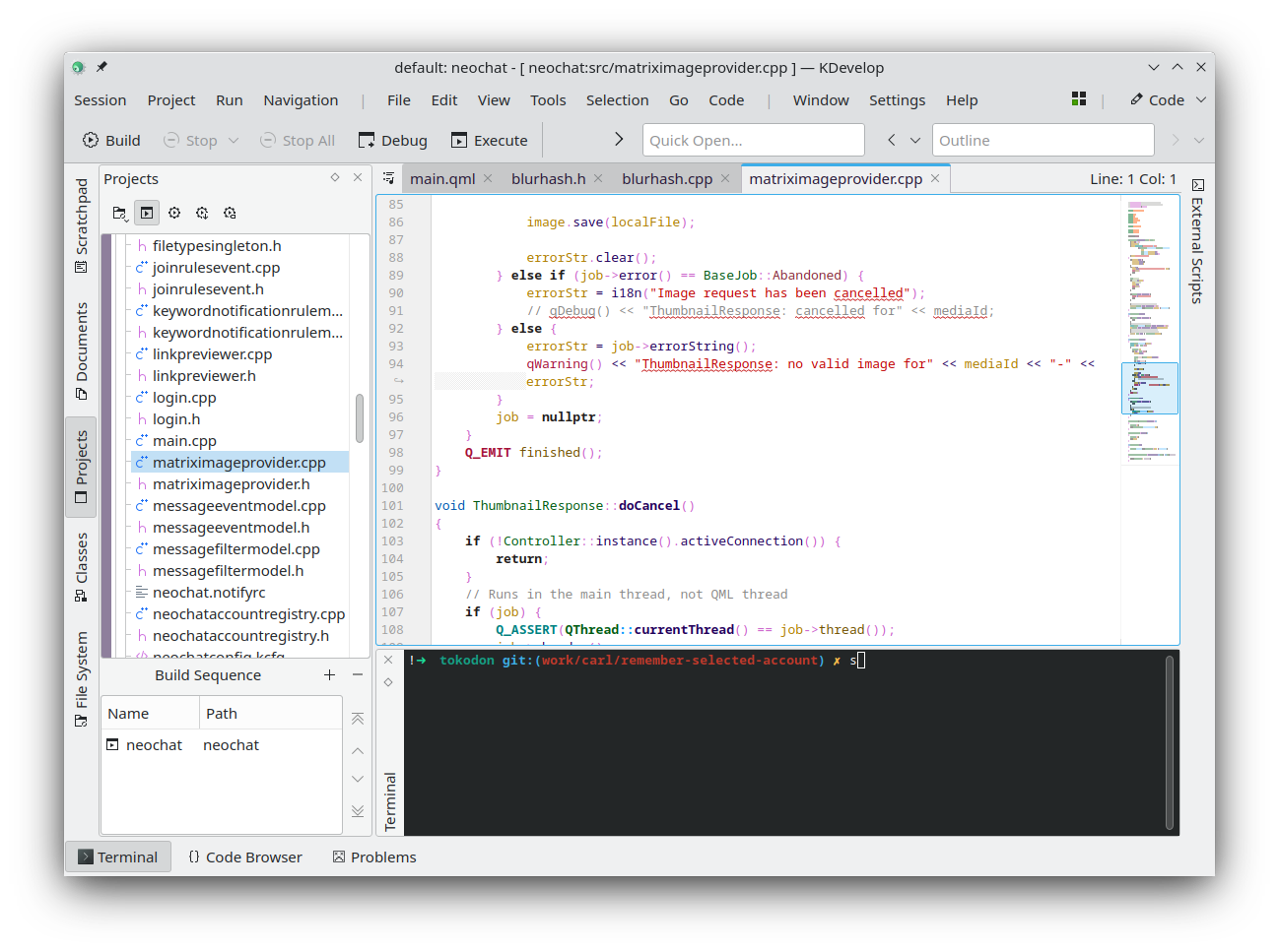 Fenêtre principale avec l'éditeur de code, l'intégration du terminal et des fichiers de projet