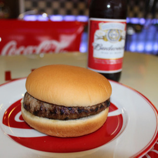 バーガーとビール合うのです！