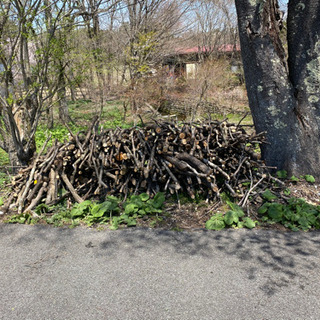 主に桜の木の枝を落としたもの