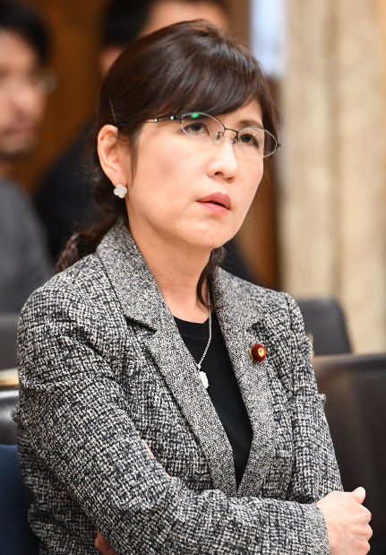 衆院安全保障委員会で質問を聞く稲田朋美防衛相＝国会内で２０１７年３月１６日午前１１時５６分、川田雅浩撮影