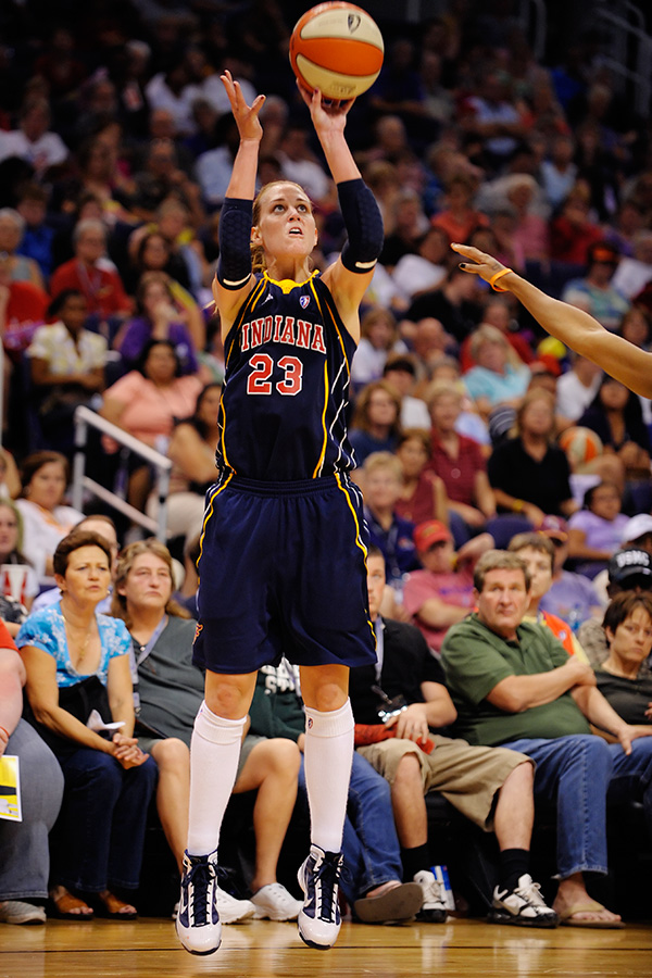 Katie Douglas went 3 for 5 from downtown to help the Indiana Fever open up a 31 to18 lead in the 1st quarter of their win over the Phoenix Mercury. August 8, 2009. Photo by Max Simbron