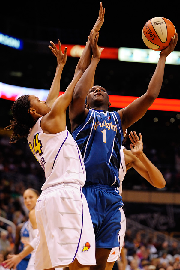 The Washington Mystics Crystal Langhorne is just one in a series of post players who have had big scoring nights against the weak Mercury interior defense. August 21, 2009. Phoenix, AZ. Photo by Max Simbron