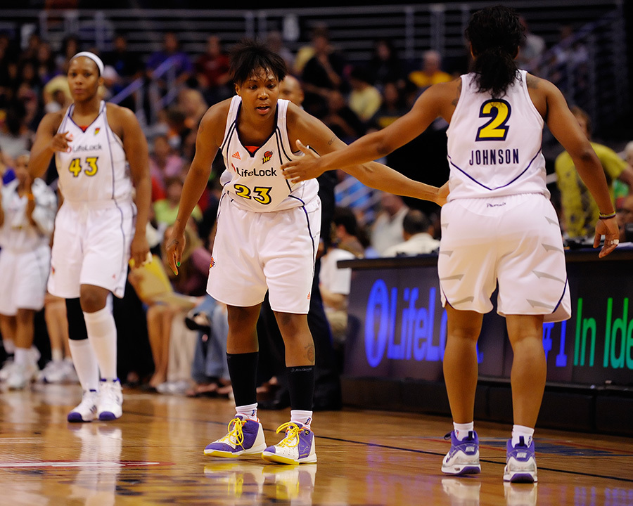 The Phoenix Mercury used a team effort to get by the Connecticut Sun. August 29, 2009. Photo by Max Simbron