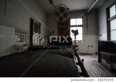 Abandoned Droid Clinic inside 58076594