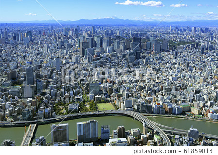 Aerial view overlooking Otemachi from the sky over Hamacho 61859013