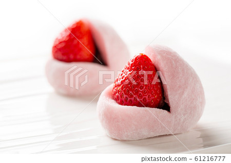 Strawberry Daifuku 61216777