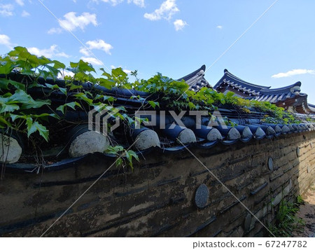 Korean meaning, Korean landscape, Hanok, Korean image, Hanok landscape, Hanok image, tile house, stone wall, jar, Jangdok, traditional architecture 67247782