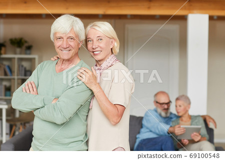 Senior smiling couple 69100548