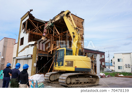 House demolition work 70478139