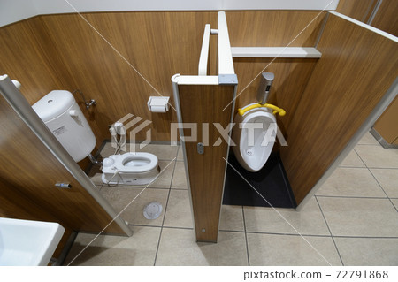 Family toilet 72791868