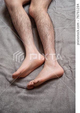 Men's leg hair removal before image 76781284