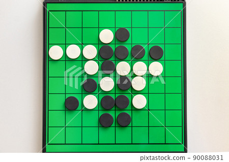 Othello board seen from directly above 90088031