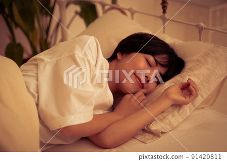 A woman who sleeps well 91420811