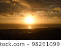 Sunrise rising from the horizon / Okinawa Prefecture 98261099