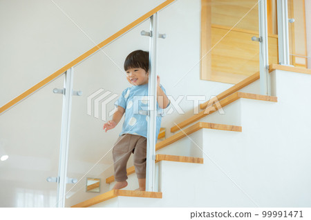 child stairs 99991471