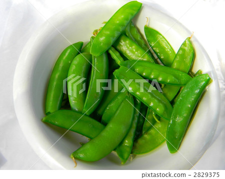 Boiled silky and snap pea 2829375