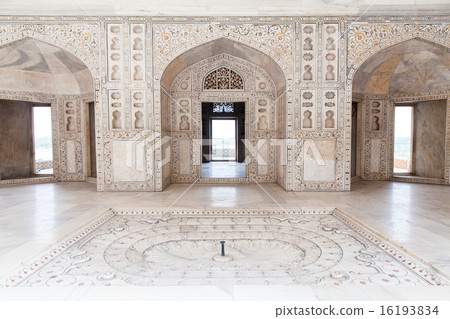 Architecture details of Agra Red Fort 16193834