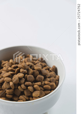Pet food 25724762