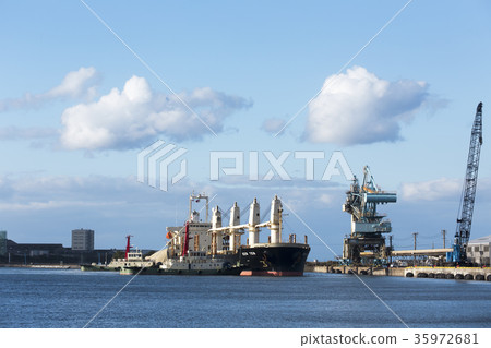 Tanker arrival port, 35972681