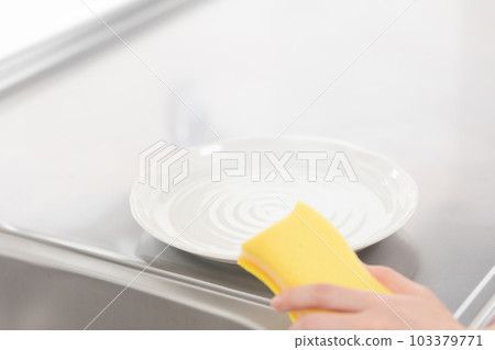 image of washing dishes 103379771