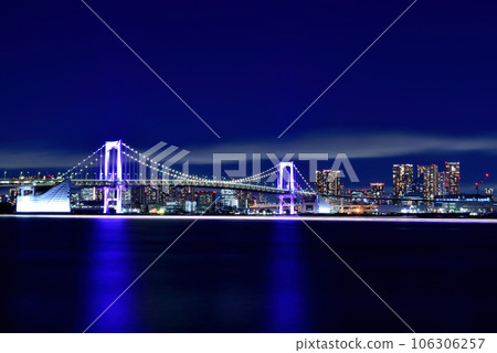 Rainbow Bridge 30th Anniversary Special Light-up Edo purple night view from Toyosu Gururi Park 106306257