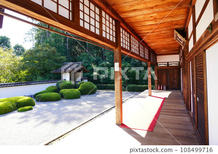 Shodenji Temple, Kyoto (front garden of the Hojo, Karesansui, garden with a borrowed view of Mt. Hiei) 108499716