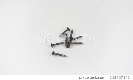 dead cockroaches on white background 112537141