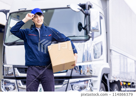 truck driver carrying cargo 114866379