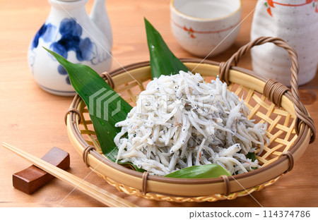 Whitebait (boiled whitebait) 114374786