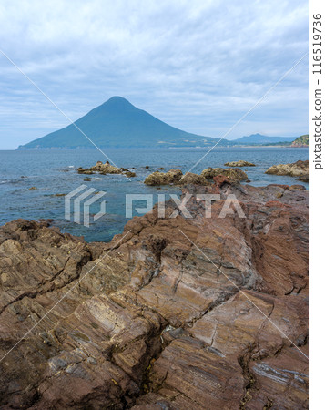 View of Kaimon-dake from Nagasaki-hana in Ibusuki, Kagoshima Prefecture 116519736