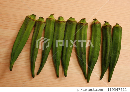 Okra arranged on a cutting board 119347511