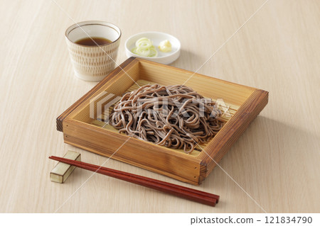 Zaru soba 121834790