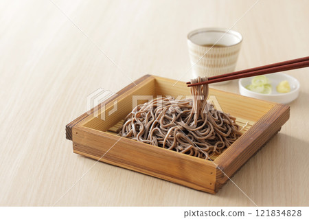 Zaru soba 121834828