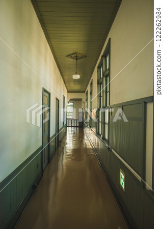 [Agatanomori Cultural Center] Retro corridor [Former Matsumoto High School] 122262984