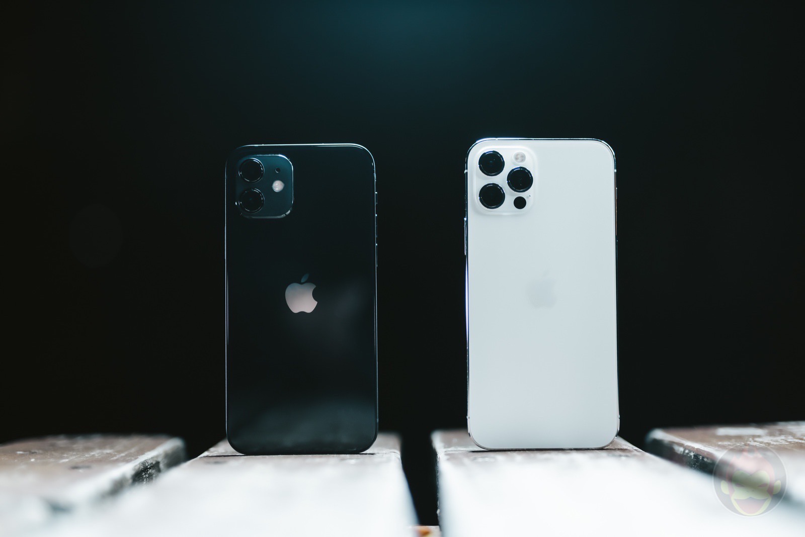 Iphone12 and iphone12pro 01