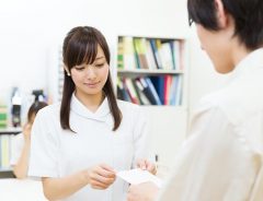 【ちょっと待った！】　お世話になった看護師さんにお礼を言いたい　そこに隠れた恐怖とは