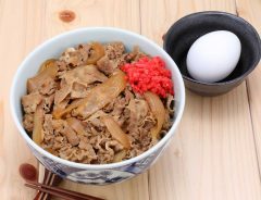 夫「俺スタバ買うのと同じ値段なら牛丼食うわ」　この後妻の話を聞いて…？