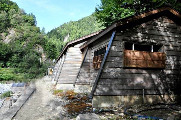 山小屋 祖母谷温泉　外観