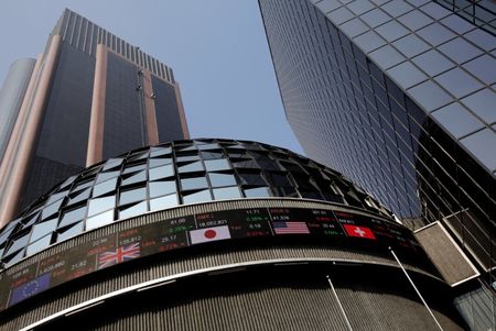 Рынок акций  Мексики закрылся падением, S&P/BMV IPC снизился на 1,57%