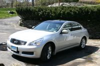 black roof wrap on silver car