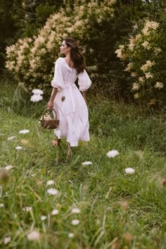 CREAM DRESS Spring Film Photography, White Garden Dress, Soft Cottage Core Aesthetic, Cottagecore White Dress, White Cottagecore Dress, Kara Thoms, Vintage Cottagecore Dress, Cottagecore Photoshoot, Cottagecore Fashion Aesthetic