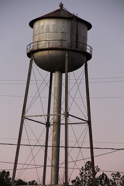 old water tower Water Tower Photography, Water Tower Aesthetic, Water Tower Drawing, Water City, Old Windmills, Bridge City, Water Towers, Water Company, Water Tanks