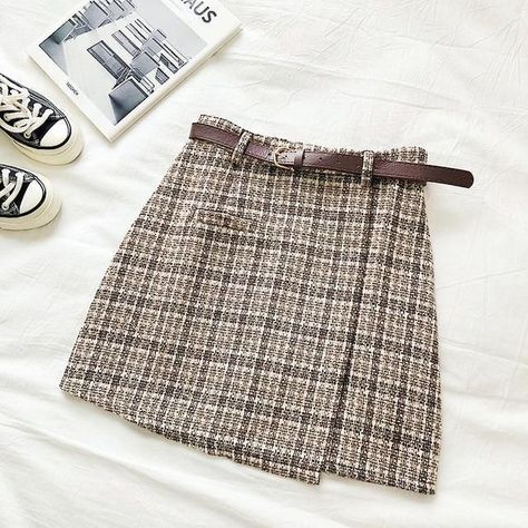 be53ee61104935234b174e62a07e53cfdesc49320554ri Empire Pattern, Dark Academia Clothing, Rok Mini, A Line Mini Skirt, Plaid Mini Skirt, Moda Vintage, Plaid Fashion, Vintage Plaid, Plaid Skirt