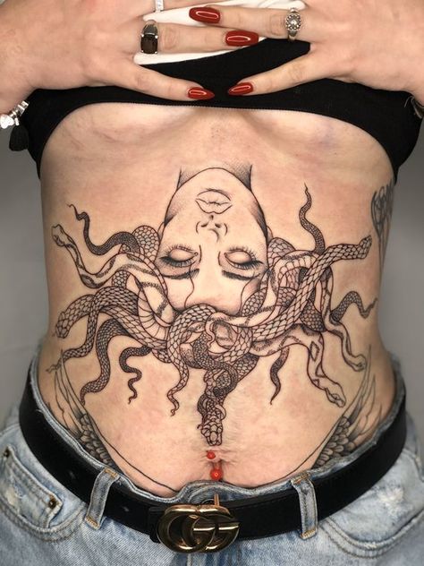 Medusa tattoo Strech Marks Tatoos, Plus Size Tummy Tattoo, Tattoo Stretch Mark Cover Up, Stomach Stretch Mark Tattoo, Medusa Tattoo Stomach, Stretch Mark Tattoo Cover Up, Large Stomach Tattoos, Medusa Underboob Tattoo, Tatuajes Cover Up